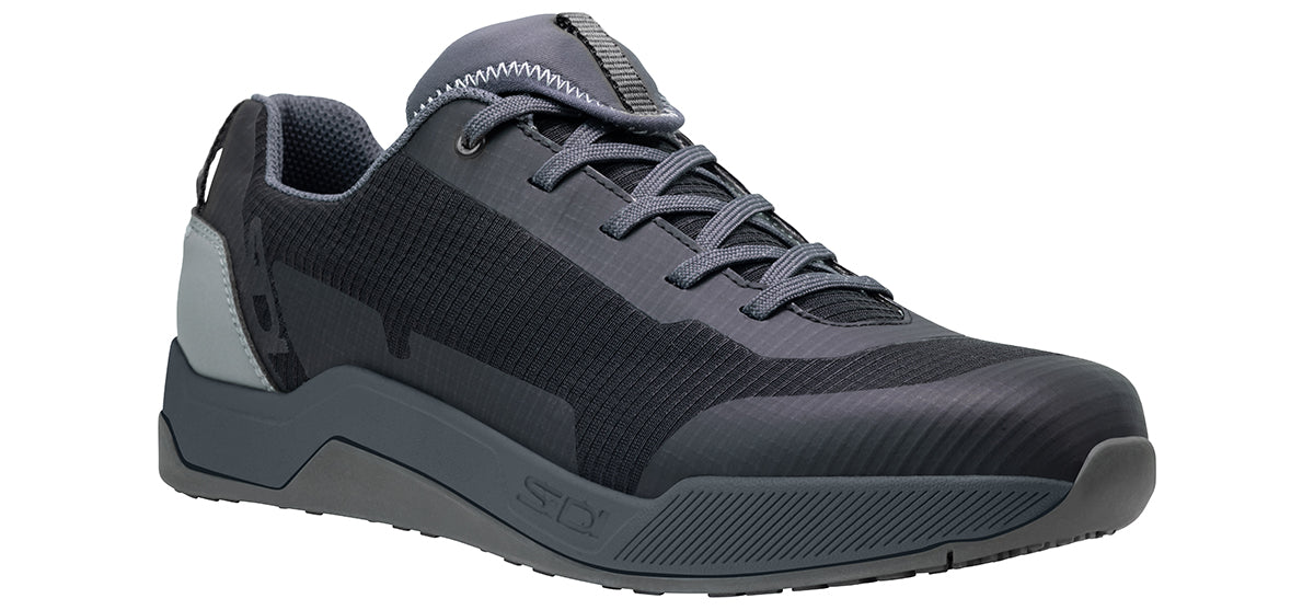 Sidi Motus GTX Cycling Shoe - Men's, Black - Front Angled View